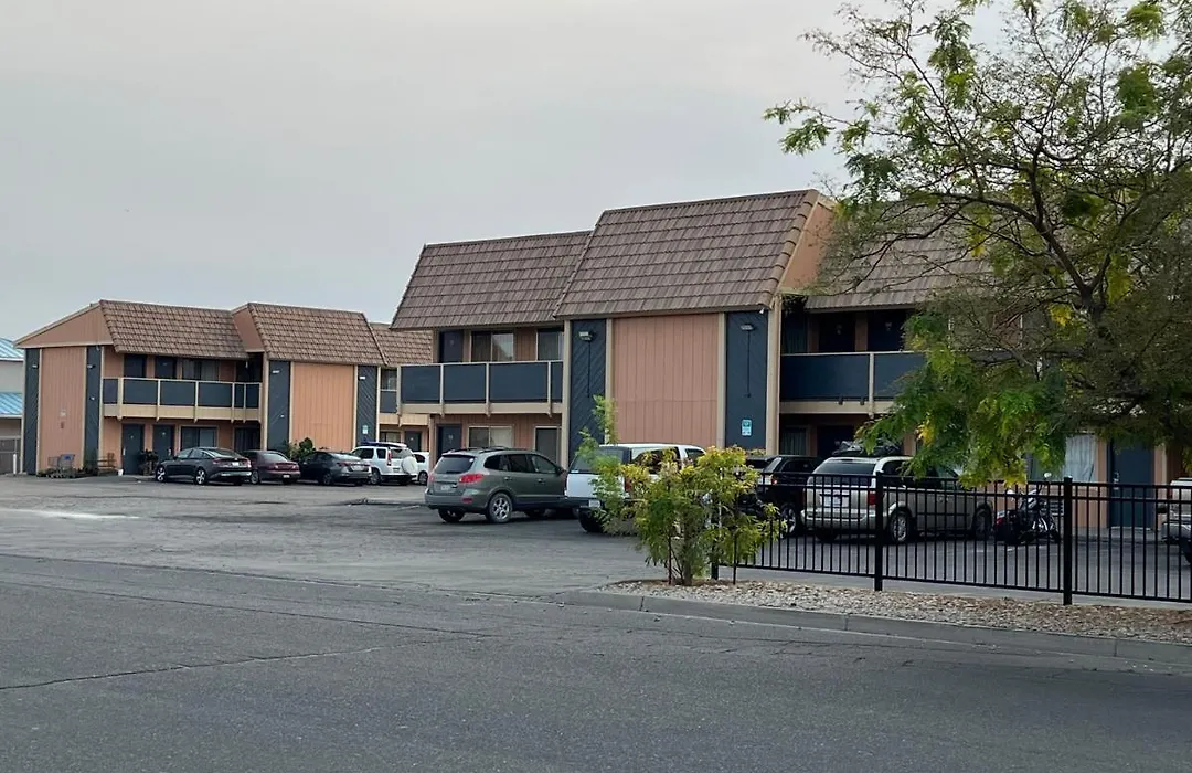 Budget Inn-1